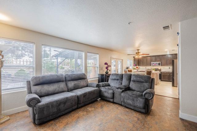 1454 Madrone Drive, Salinas CA: https://media.crmls.org/mediaz/95e0b8d7-fd7d-4b43-9421-4fe5c654965f.jpg