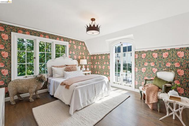 Image 39 of 60 For 906 Paramount Rd