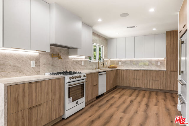 Drew Fenton | 266 Mabery Road Santa Monica CA | MLS: 7395913