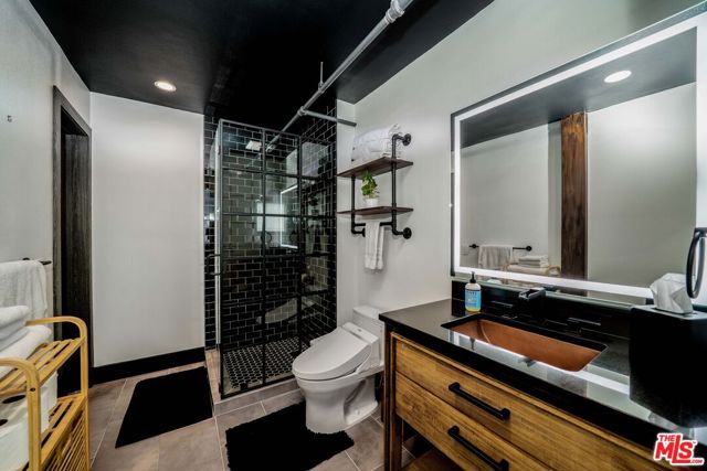 4115 Glencoe Avenue, Marina del Rey CA: https://media.crmls.org/mediaz/95e1939f-e11c-4900-be00-0a3edd0c37d0.jpg