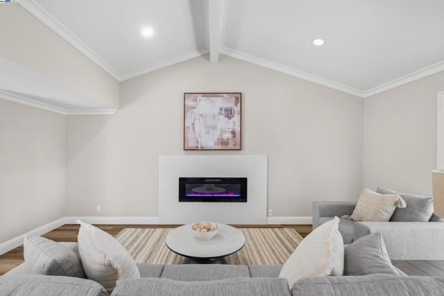 553 Saint George Rd, Danville CA: https://media.crmls.org/mediaz/95e1a33c-7916-4f24-bf8f-b6297afa7b03.jpg