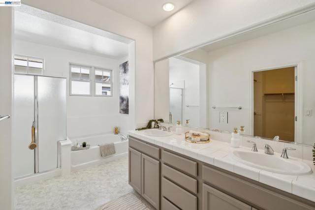 220 Hollister Avenue, Alameda CA: https://media.crmls.org/mediaz/95e20ed1-d375-4c86-a745-0f142294b49b.jpg