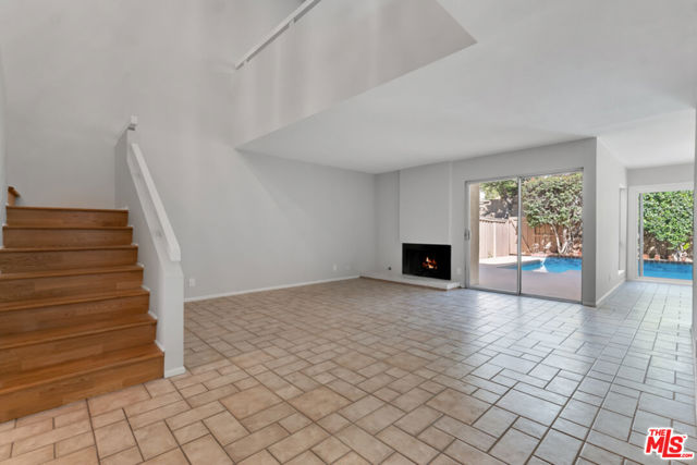 603 Racquet Club Lane, Thousand Oaks CA: https://media.crmls.org/mediaz/95e3fbf1-9f6e-47b1-b1d0-dd1bf704cf53.jpg