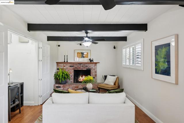 952 Amador St, Richmond CA: https://media.crmls.org/mediaz/95e425d4-6eeb-4ff7-a51b-ee98c28ace7a.jpg