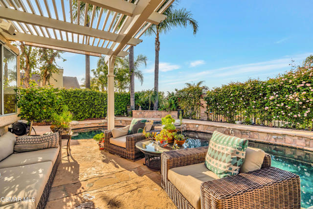 5177 Pesto Way, Oak Park CA: https://media.crmls.org/mediaz/95e42bd9-9bc8-4398-a69e-5c663e2dc631.jpg