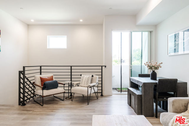 4912 S Centinela Avenue, Los Angeles CA: https://media.crmls.org/mediaz/95e45122-86c6-40b3-869d-f866009507fe.jpg