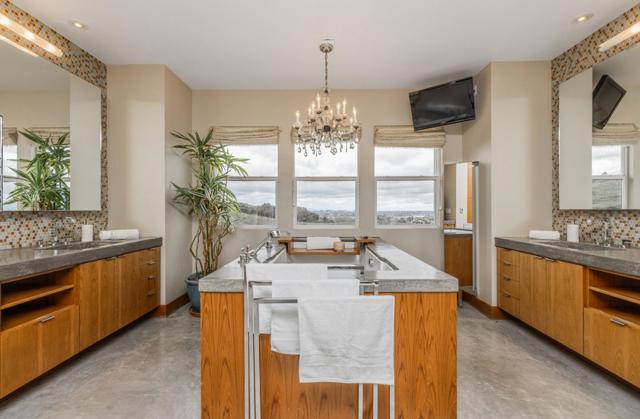 Image 16 of 58 For 1825 Bridgeview Court