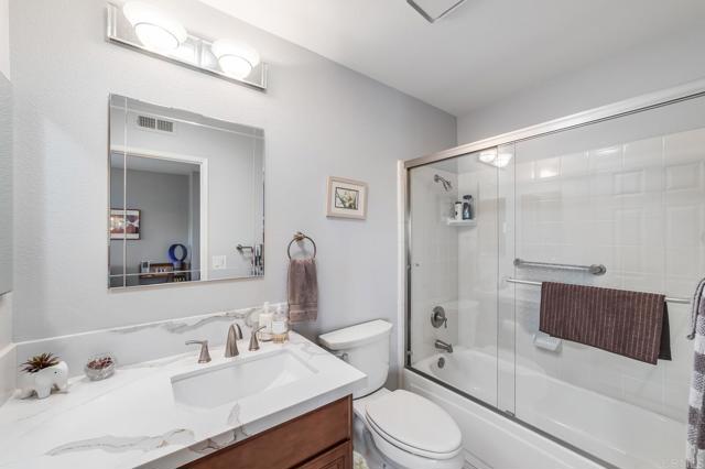 Detail Gallery Image 22 of 29 For 4843 Flying Cloud, Carlsbad,  CA 92008 - 2 Beds | 2/1 Baths