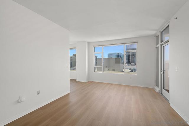 530 K Street, San Diego CA: https://media.crmls.org/mediaz/95e51990-2778-4c22-9da1-1fed3a0dd1cb.jpg