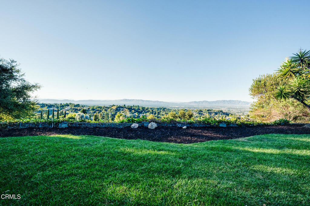 https://media.crmls.org/mediaz/95e67a71-b36d-41e4-9206-31da10546bb6.jpg?preset=X-Large