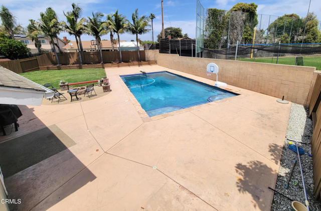 6673 Sora Street, Ventura CA: https://media.crmls.org/mediaz/95e6a126-d51a-43e6-a0c3-c4c07814c31a.jpg