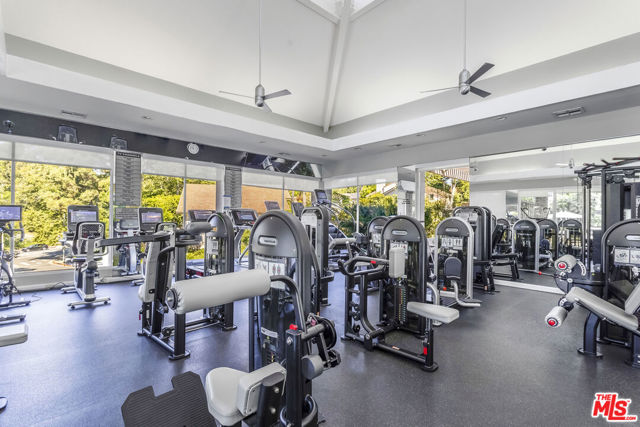 2870 Angelo Drive, Los Angeles CA: https://media.crmls.org/mediaz/95e6a469-0d45-4ae1-bc09-6dc1c8ad4ec6.jpg