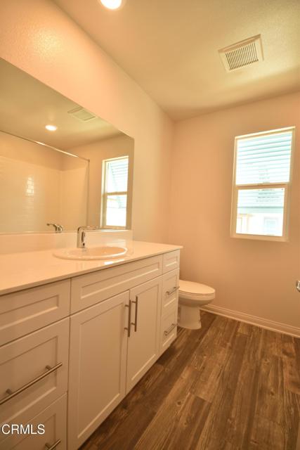 Detail Gallery Image 13 of 19 For 656 Martina St, Camarillo,  CA 93010 - 3 Beds | 2/1 Baths