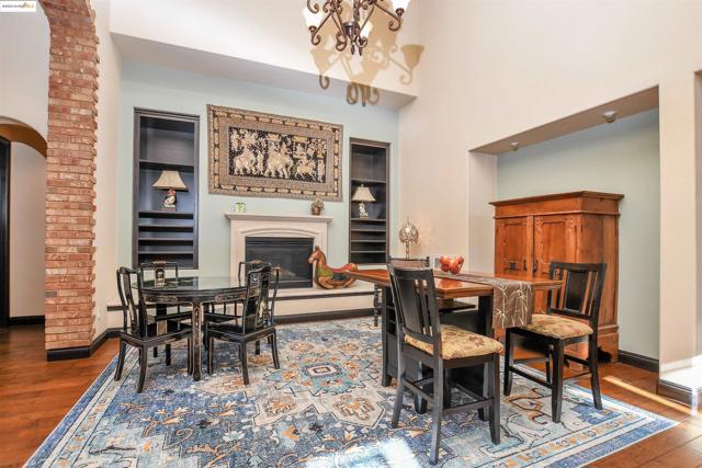1147 Saint Julien St, Brentwood CA: https://media.crmls.org/mediaz/95e772b5-1e59-44ec-b40a-70e001fd807b.jpg