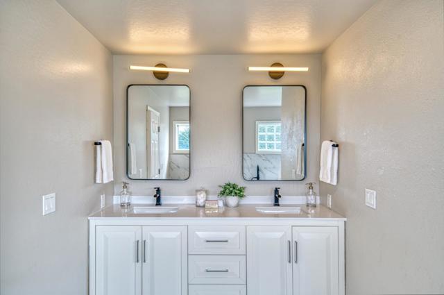 770 Alta Vista Road, Montara CA: https://media.crmls.org/mediaz/95e77aee-1120-45c6-a7ee-4b8fa6efd5aa.jpg