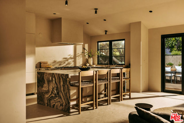 4790 Galendo Street, Woodland Hills CA: https://media.crmls.org/mediaz/95e7b948-1755-43e2-bbad-c6cf0afc695c.jpg
