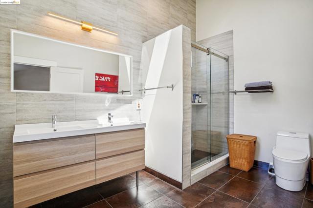 Image 24 of 46 For 90 Starview Dr