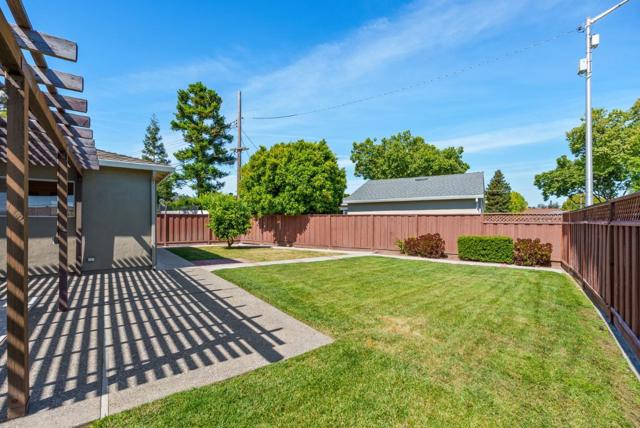 3468 Bella Vista Court, Santa Clara CA: https://media.crmls.org/mediaz/95e897ac-f2ed-4b7b-9116-bbddf11d2f35.jpg