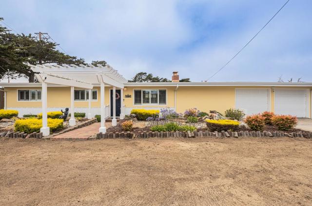 3093 Salinas Avenue, Marina CA: https://media.crmls.org/mediaz/95e8d76b-b82d-426f-865e-3f0070f344de.jpg