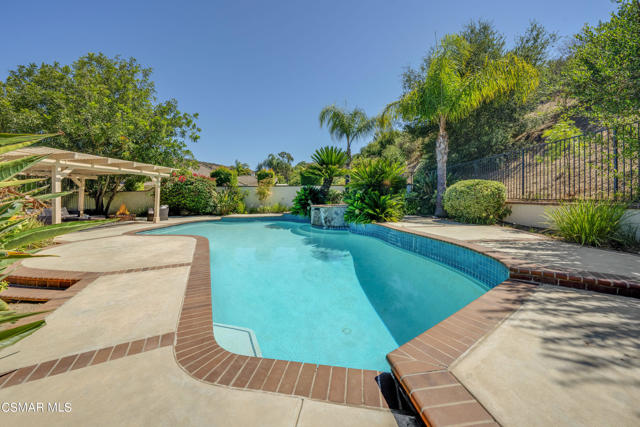 1010 Lynnmere Dr, Thousand Oaks - HsHPro