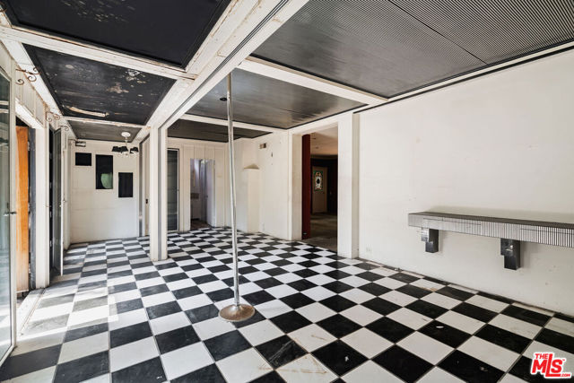 7319 Woodrow Wilson Drive, Los Angeles CA: https://media.crmls.org/mediaz/95ea5bad-5f08-4563-8773-0ec1bd1f3ae1.jpg