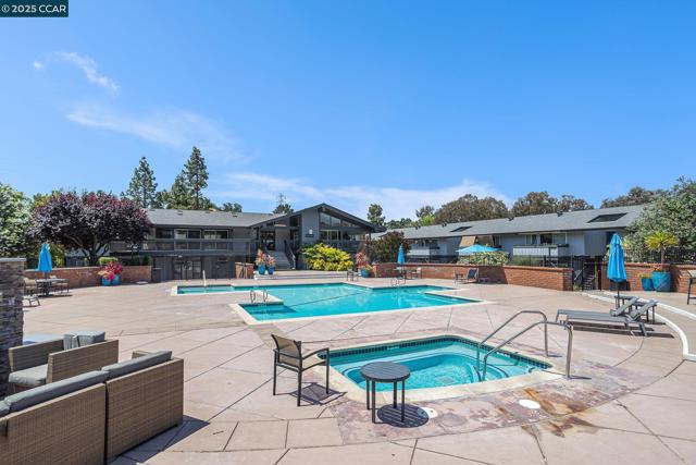 205 Masters Ct, Walnut Creek CA: https://media.crmls.org/mediaz/95eb291a-4c71-4389-88d6-76543dfac6ea.jpg