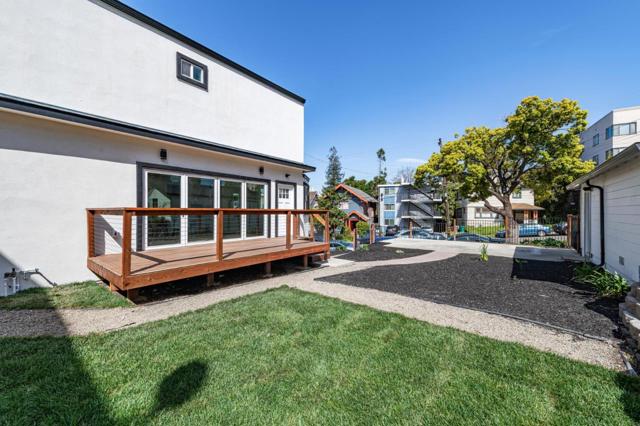252 Euclid Avenue, Oakland CA: https://media.crmls.org/mediaz/95eb29f8-5670-4d24-88c8-c6be0009157e.jpg
