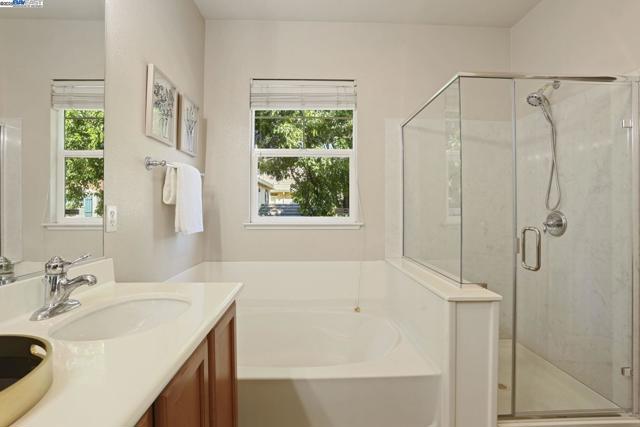292 W Lucita Way, Mountain House CA: https://media.crmls.org/mediaz/95ebf0c6-030f-4d01-9de3-60ca6decd691.jpg