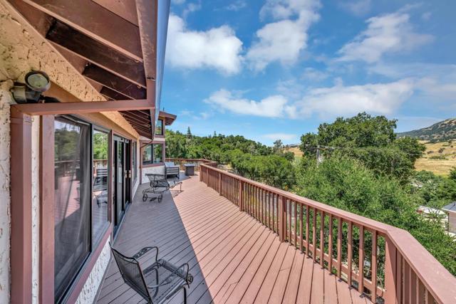 17255 Holiday Drive, Morgan Hill CA: https://media.crmls.org/mediaz/95ec3d97-1850-48ab-9808-c7eb8c465456.jpg