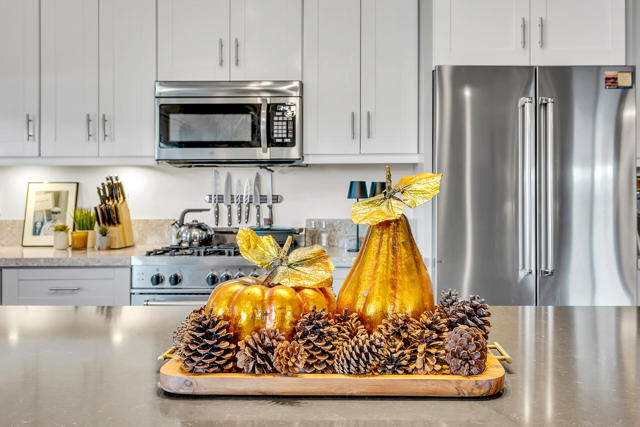 527 Jade Lane, Palm Springs CA: https://media.crmls.org/mediaz/95ec4db5-20f1-43b7-9e48-07a7a564dc1c.jpg