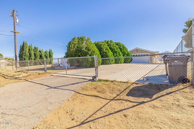 Detail Gallery Image 8 of 58 For 4716 Columbia Way, Quartz Hill,  CA 93536 - 3 Beds | 3 Baths