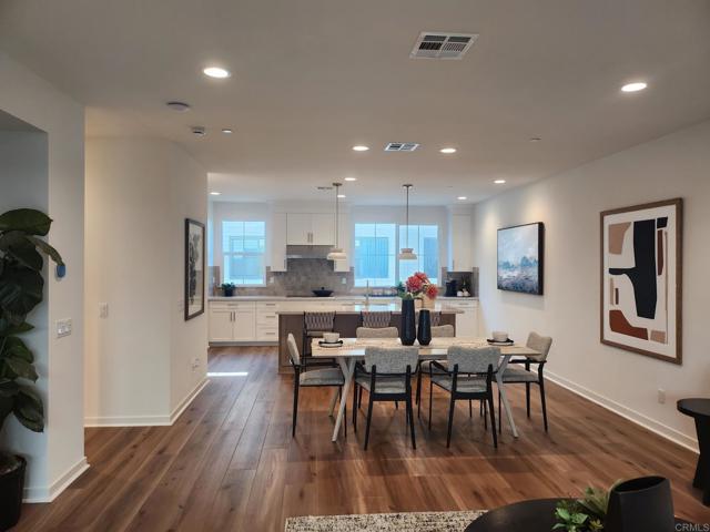 Detail Gallery Image 9 of 24 For 2536 Elderberry Ln, Carlsbad,  CA 92008 - 4 Beds | 3/1 Baths