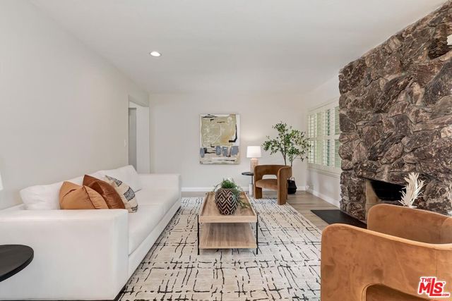4307 Keystone Avenue, Culver City CA: https://media.crmls.org/mediaz/95edc65b-8ec1-45cc-83ae-3c88b0630c48.jpg