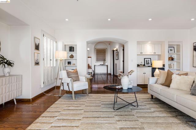 Image 25 of 60 For 4951 Proctor Ave