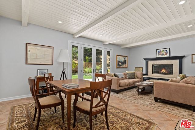 24753 Mulholland Highway, Calabasas CA: https://media.crmls.org/mediaz/95ee7ea4-8095-4bab-8313-27803dcca1c1.jpg