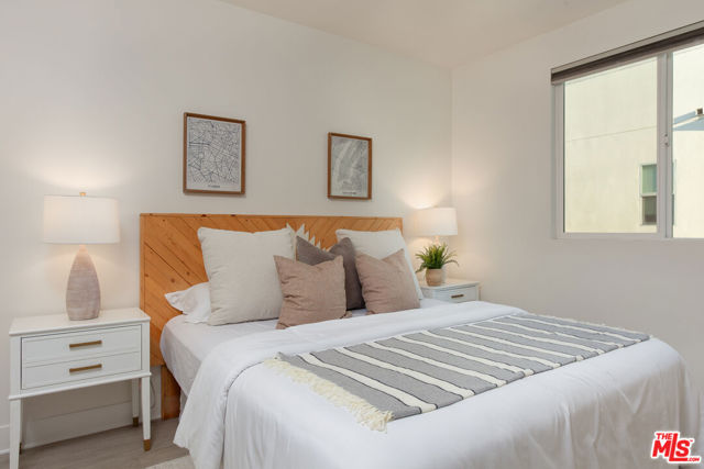 6067 W Studio Court, Los Angeles CA: https://media.crmls.org/mediaz/95ef90bc-d47b-4a9d-93fe-bc266b0b2d8e.jpg
