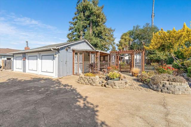 172 W Phillips Road, Watsonville CA: https://media.crmls.org/mediaz/95ef9377-6cb1-4050-8526-dca81b479706.jpg