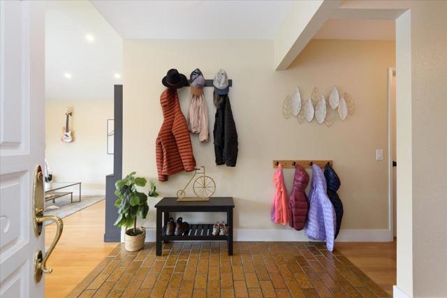 407 Beach Avenue, Half Moon Bay CA: https://media.crmls.org/mediaz/95f02a94-33d7-4ea6-a2a2-2a68d8141a65.jpg
