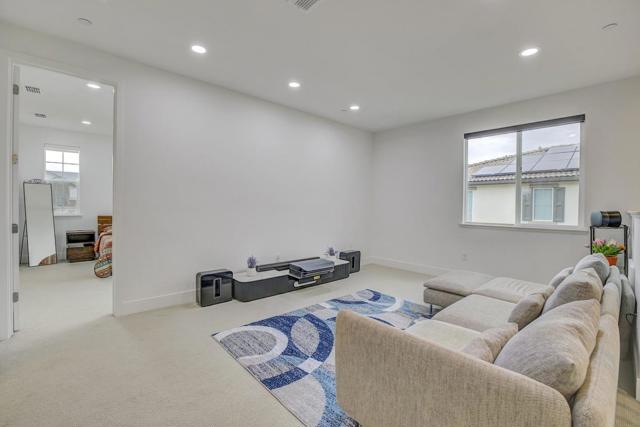 1426 S Central Parkway, Mountain House CA: https://media.crmls.org/mediaz/95f05c14-c417-43ba-bb04-076b7b1c335e.jpg