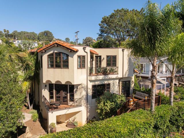 2563 Via Pisa, Del Mar CA: https://media.crmls.org/mediaz/95f08c5f-3d1a-4f3e-8e5e-fae37bbb558f.jpg