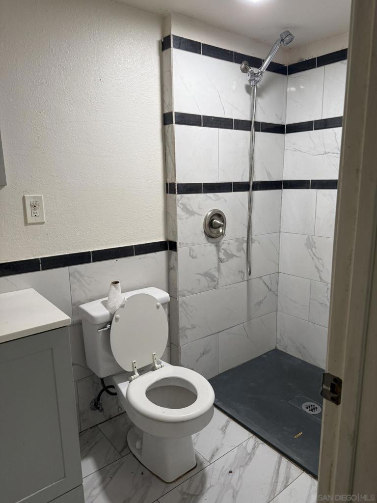 https://media.crmls.org/mediaz/95f1100b-bb84-49d1-8cb9-fef173fe9134.jpg?preset=X-Large