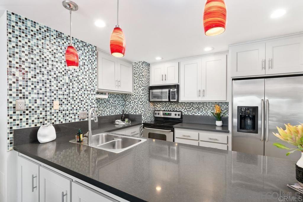 2500 Torrey Pines Rd. - photo 13