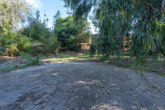 4975 Whipple Way, San Diego CA: https://media.crmls.org/mediaz/95f225d5-a3de-4c28-923b-f06f18a69cbd.jpg