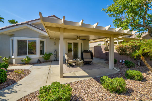 78680 Postbridge Circle, Palm Desert CA: https://media.crmls.org/mediaz/95f23b90-1820-47d1-bbd0-c9c73f7f5a89.jpg