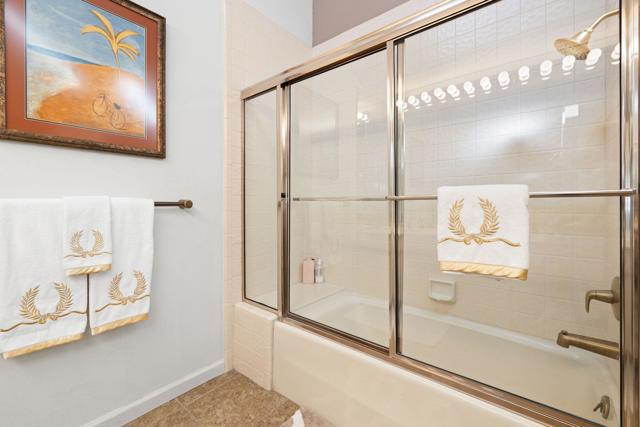 267 Kavenish W Drive, Rancho Mirage CA: https://media.crmls.org/mediaz/95f3bffc-8f15-4951-9970-d256079ad917.jpg