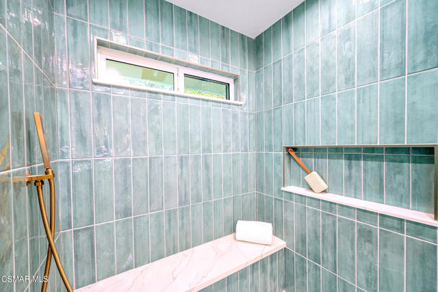 674 Lautrec Court, Thousand Oaks CA: https://media.crmls.org/mediaz/95f5459d-eca5-41bd-8469-90376418e176.jpg