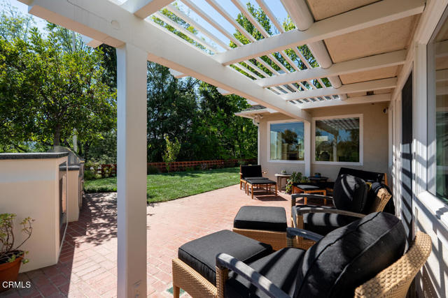 5109 Redwillow Lane, La Canada Flintridge CA: https://media.crmls.org/mediaz/95f54aba-e8ba-4a8e-9e55-e87eb90bd8f0.jpg