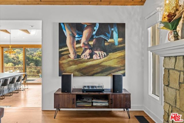 2373 Tuna Canyon Road, Topanga CA: https://media.crmls.org/mediaz/95f54ace-b56f-41a2-9a3b-106e878b8bf8.jpg