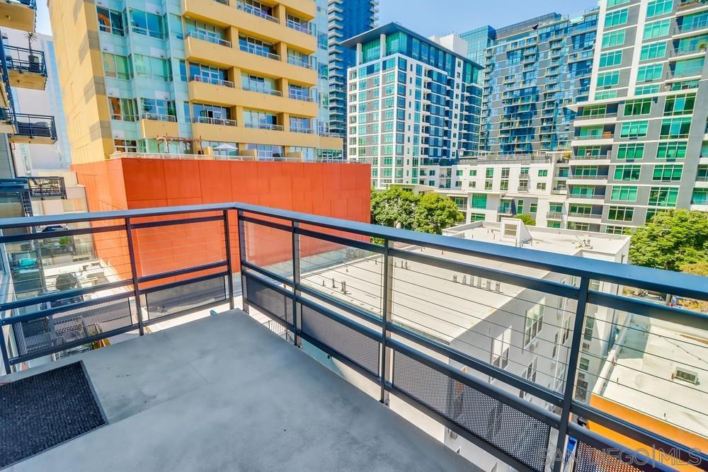 MLS #250035729SD img 31