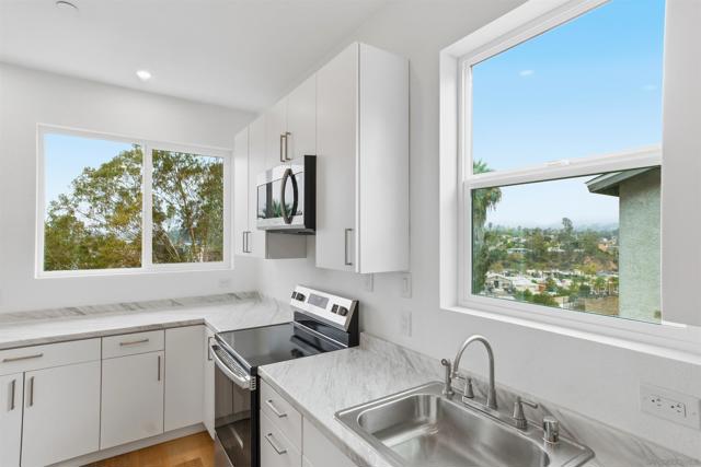 Image 12 of 70 For 490 Lado De Loma Dr #1-4